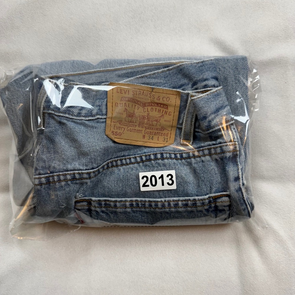 Vintage Levis 550 Relaxed Fit Tapered Leg Jeans Light Wash 34x31 Mens 90s Denim - Picture 11 of 11
